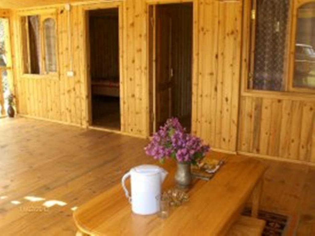 Guest House Mirgvela Omalo Habitación foto
